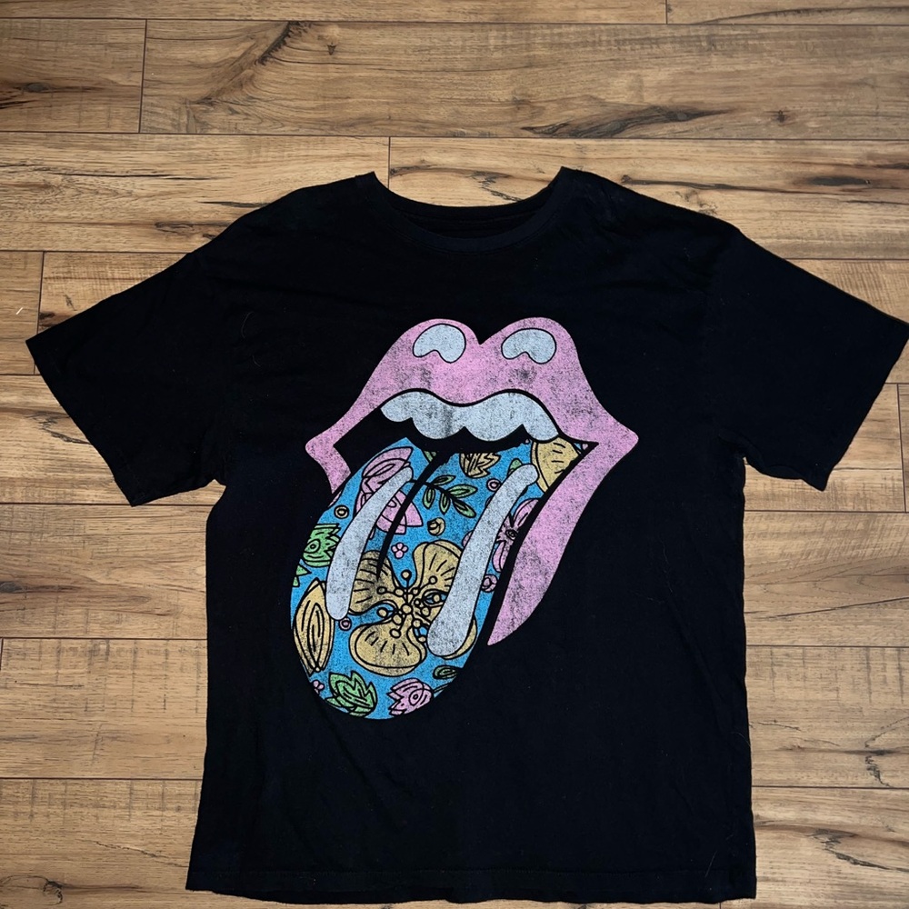 Black Rolling Stones tee